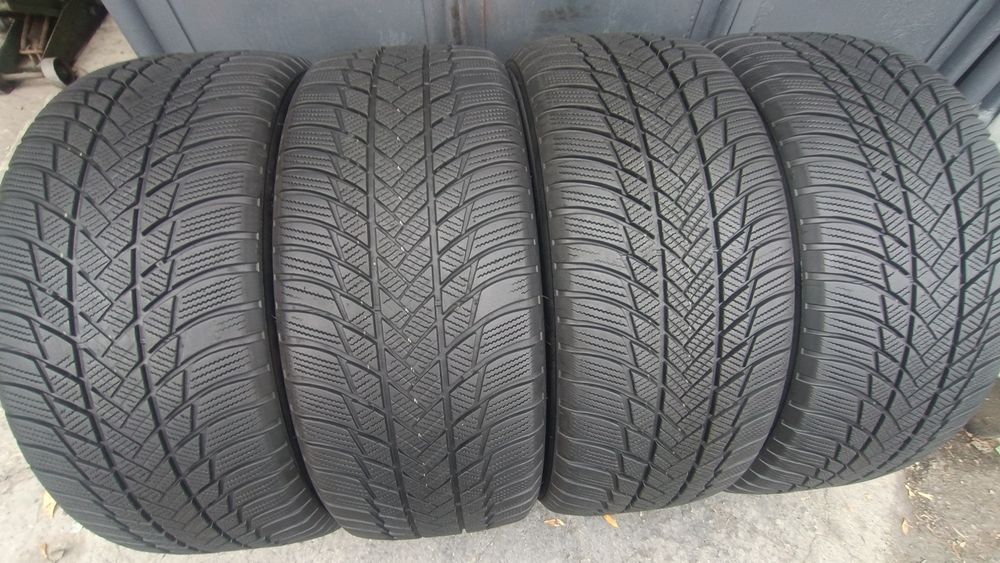 235/50/19 Bridgestone