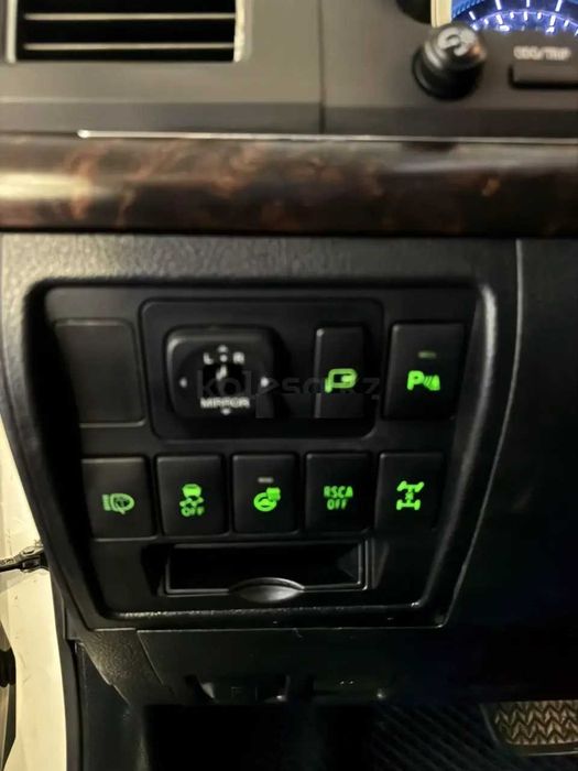 продам Тойоту Ландкруйзер 200