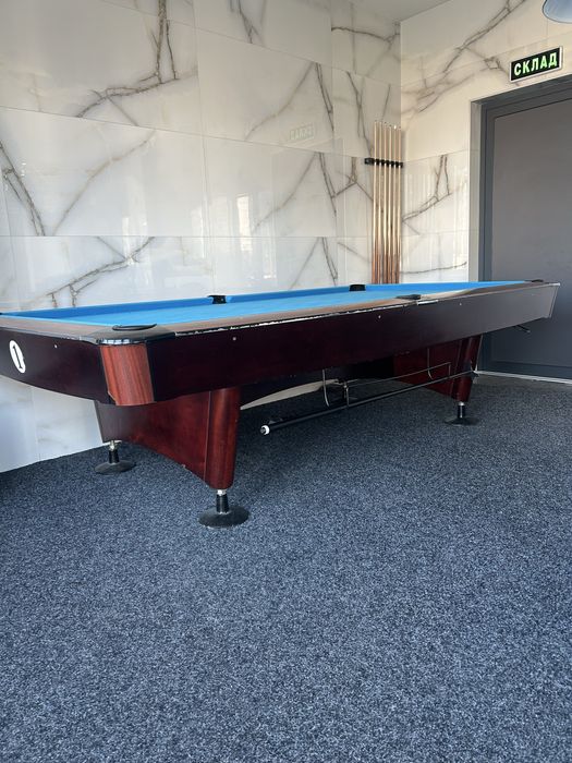 Билярдна маса с топки и щеки
