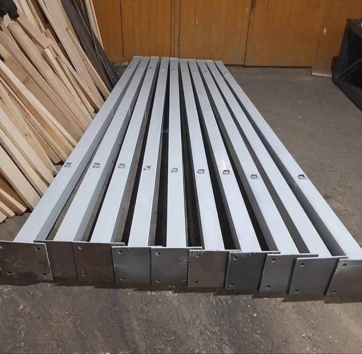 Vând hale metalice 10x20x4m
