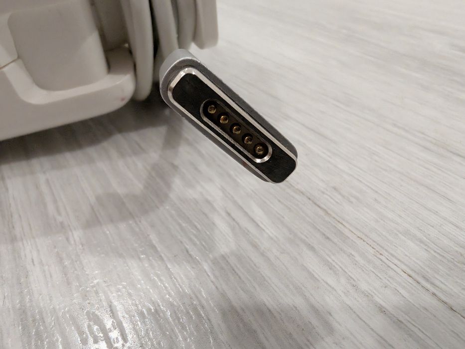 Încărcător Apple MagSafe 60W ORIGINAL – funcțional