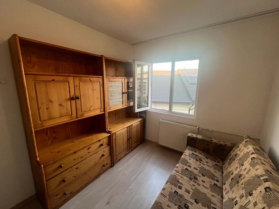 Garsonieră de închiriat, 17 mp, etaj 3, zona Vlaicu – Fortuna, Arad.