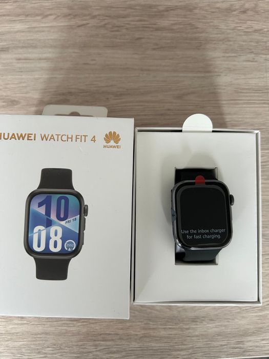 Смарт часовник HUAWEI WATCH FIT 4