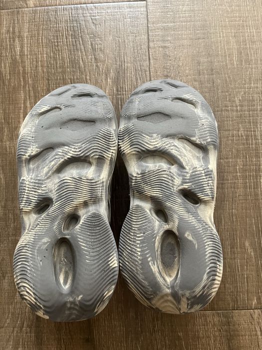 Adidas Yeezy Foam Runners ‘’Moon & Grey,,