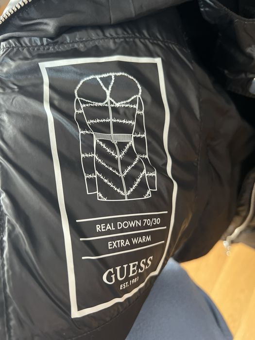 Детско пухено яке Guess в черно