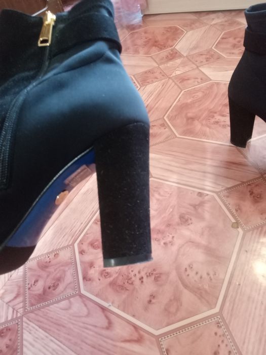 Замшевые полусапожки