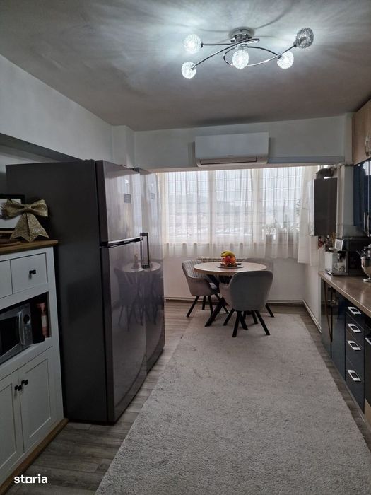 Apartament decomandat cu 2 camere, etaj intermediar, Astra, Brasov — fotografia 3