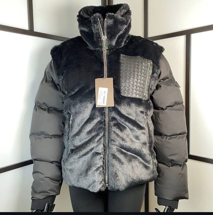 Продам куртку Bottega Veneta.