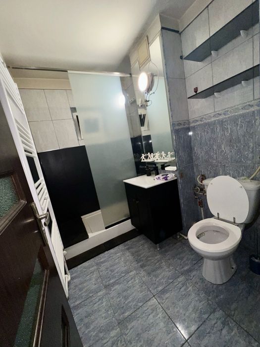 Inchiriez apartament Rovine