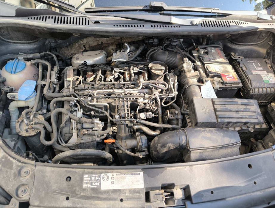 Автомобил VW touran