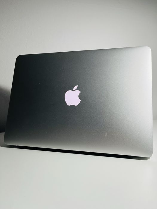 Macbook air 13” (2017) A1466