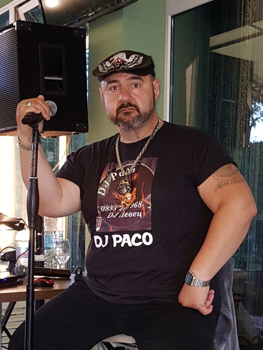 Dj + певец Музика за Вашият празник. Разполагам с опция певица