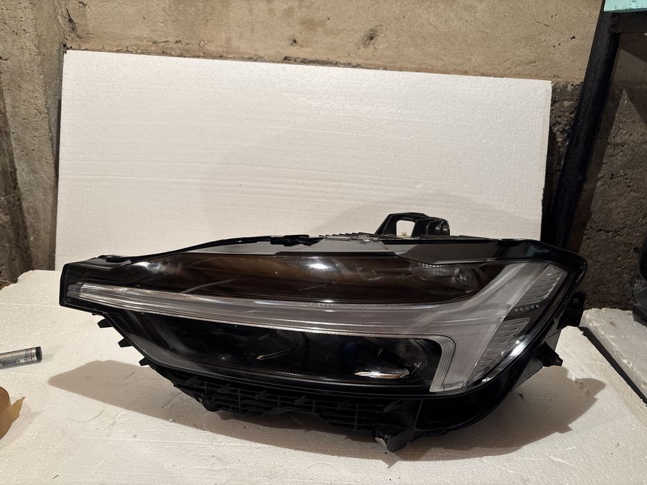 Ляв фар Volvo XC60 17г-2026