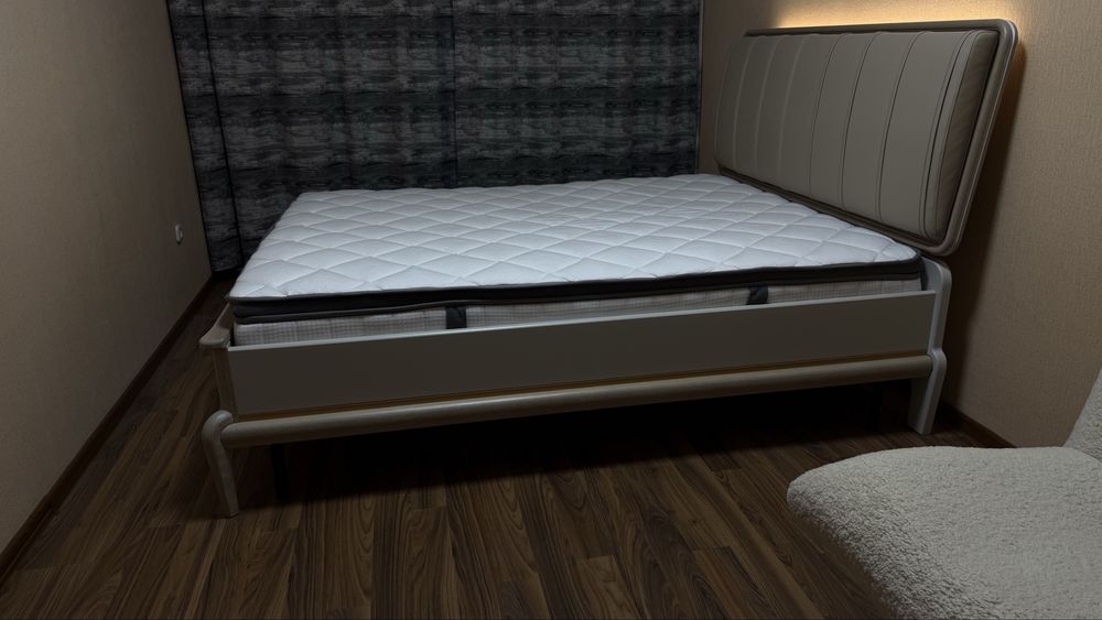 Кровать 200*180 дерево