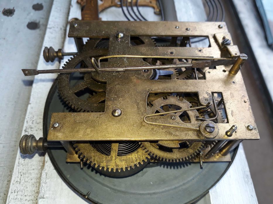 Mecanism Ceas pendula vechi de perete - antic