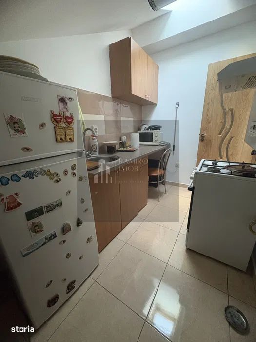 Garsoniera bloc nou/balcon 2019/centrala proprie Popesti — fotografia 3