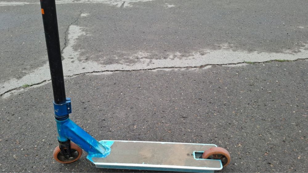 Продам трюкавой самокат