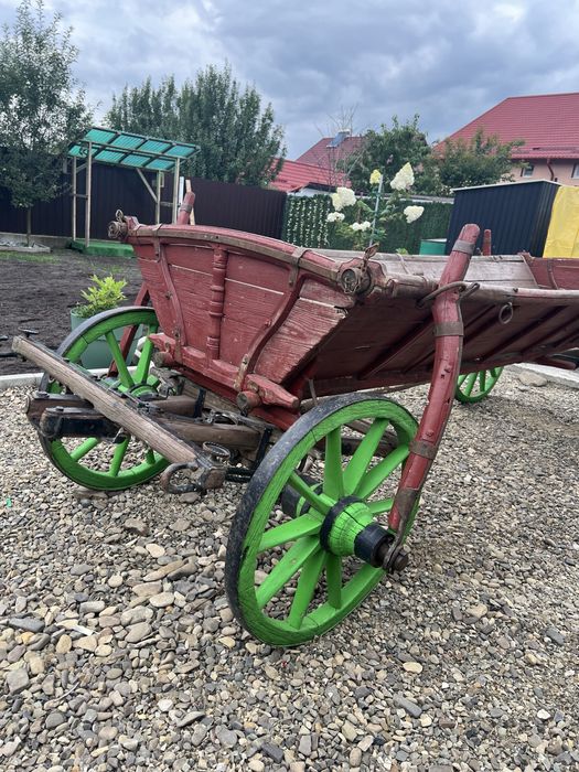 Catuta tradițională din lemn