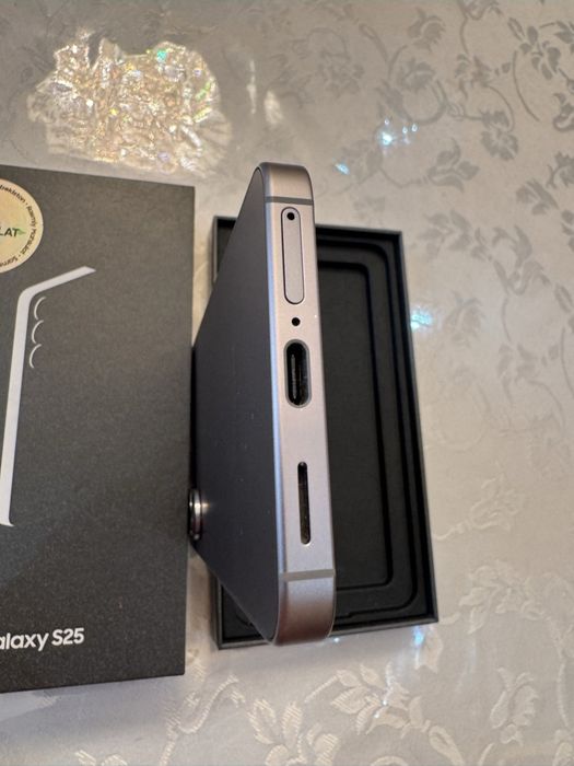 Samsung galaxy S25 o'zi