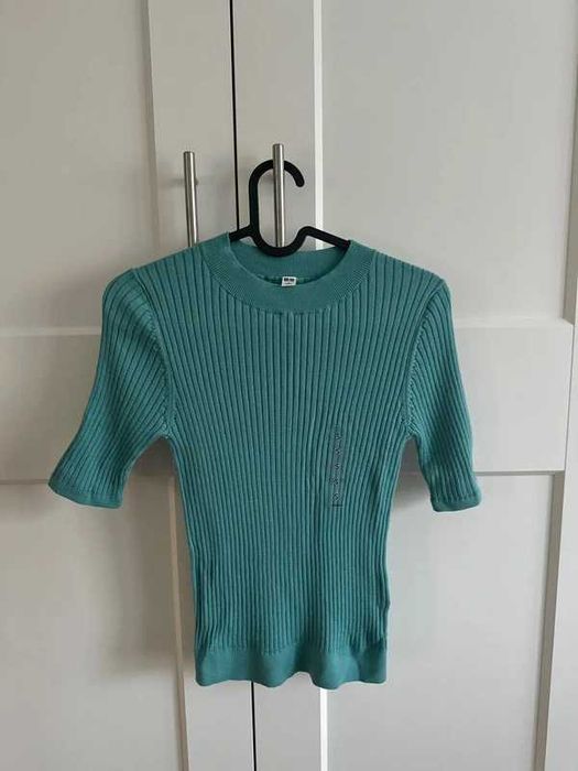 Uniqlo вълнена блуза с къс ръкав