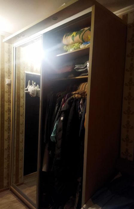 Шкаф купе с зеркалом