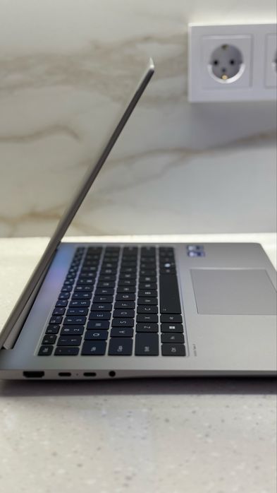 HONOR MagicBook PRO 14