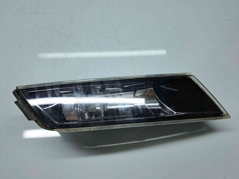 Proiector ceata stanga Skoda Superb III Combi (3V5) [Fabr 2015-2024]