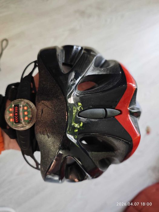 Casca bicicleta pentru vara cu 18 orificii ventilatie si viziera polarizata