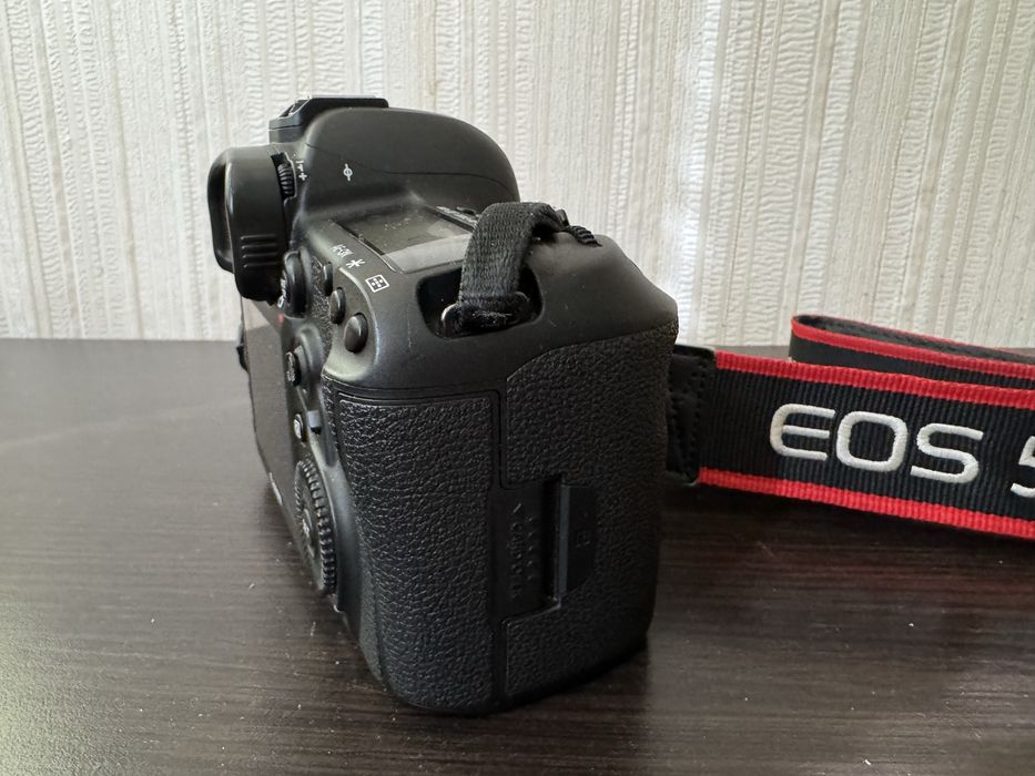 Canon EOS 5d mark IV body