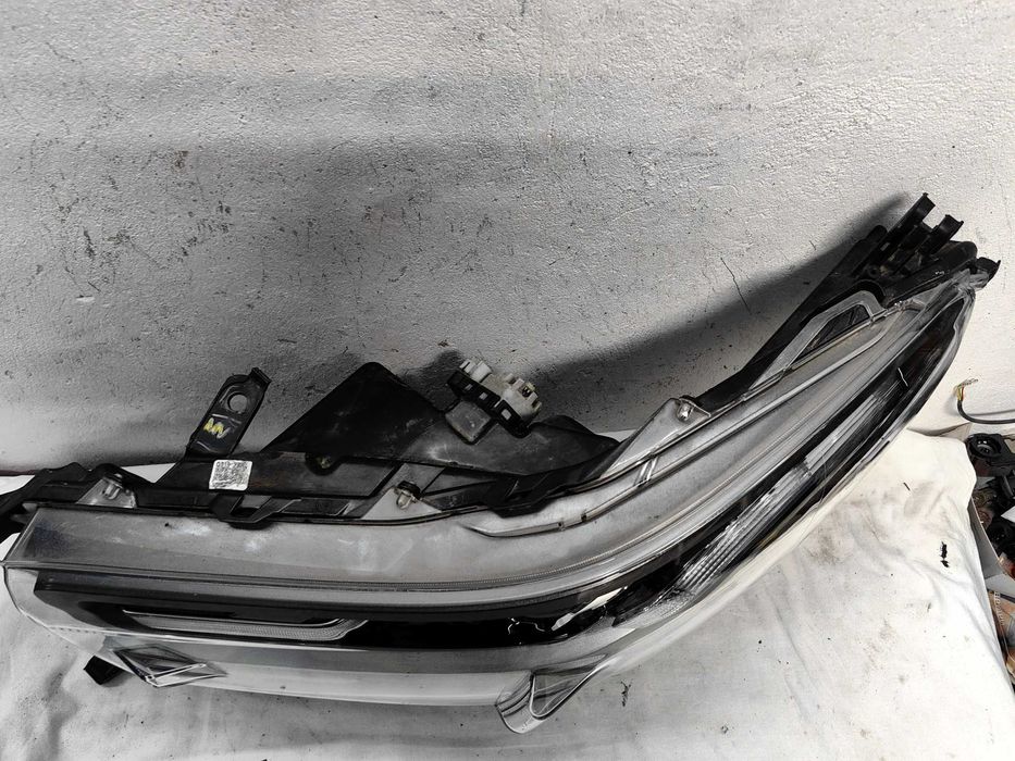 Оригинален фар Тойота  Toyota Hilux Full Led