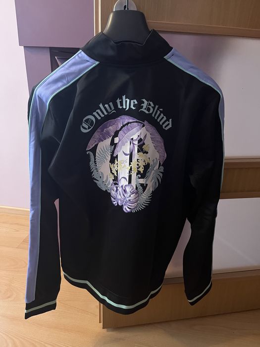 Суичър нов, закупен от Англия