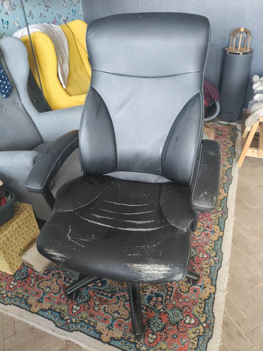 Офис стол удобен