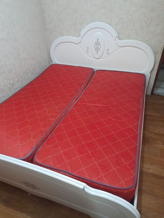 Продается комплект спального гарнитура !