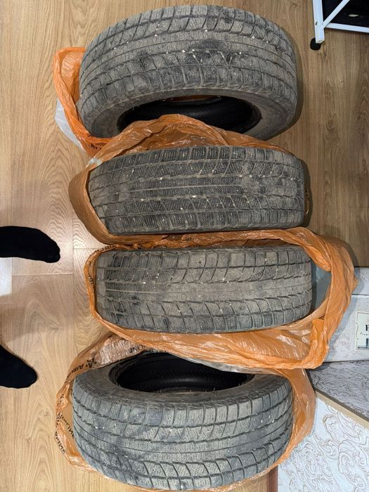 Продам резину комплект!