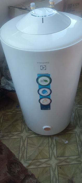 Продам бойлер Elektrolux 100л