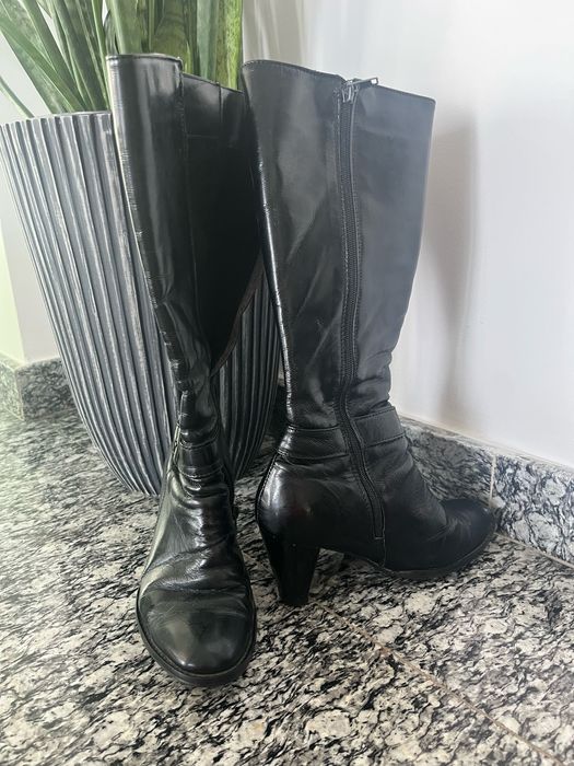 Cizme piele lăcuită nr 35