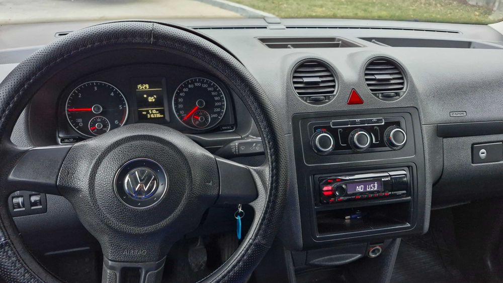 Volkswagen Caddy 2015 unic proprietar