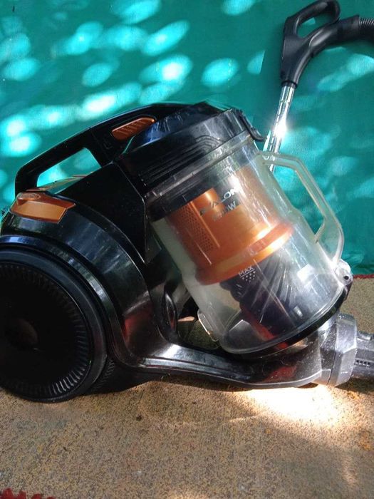 Пылесос с колбой