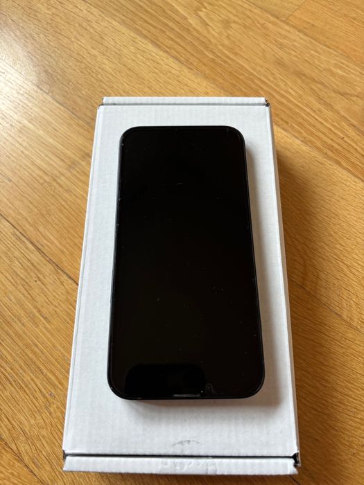 Vând IPhone 13 128 GB