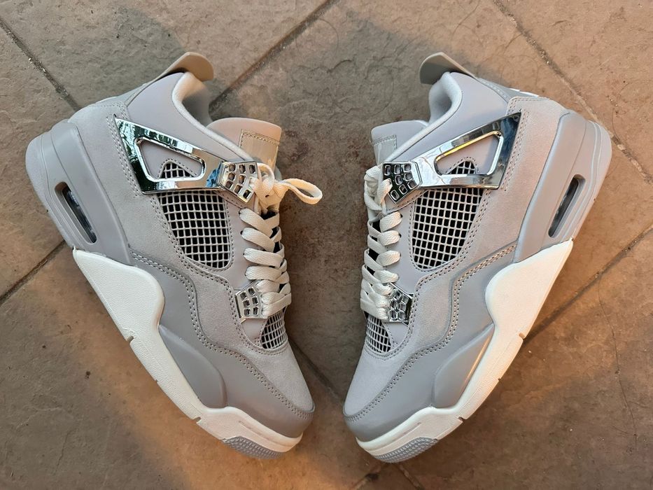 Jordan 4 Frozen Moments