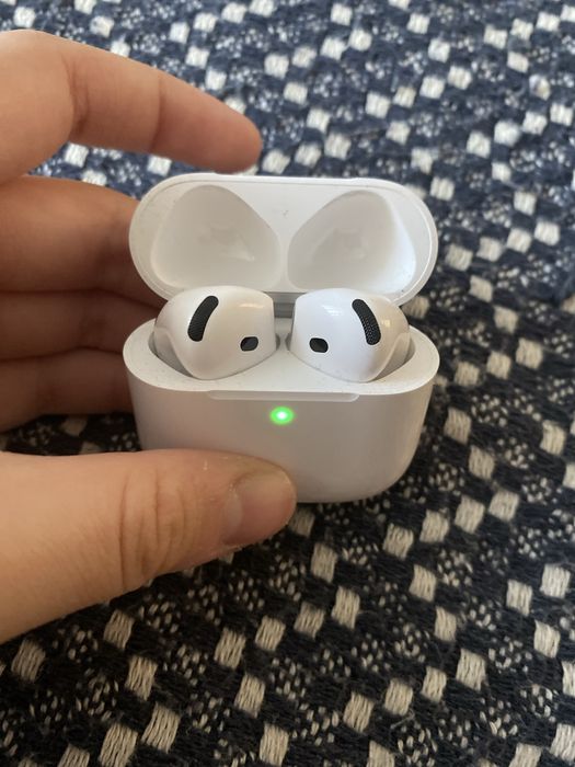 Продам неоригинальные AirPods 4 ANC