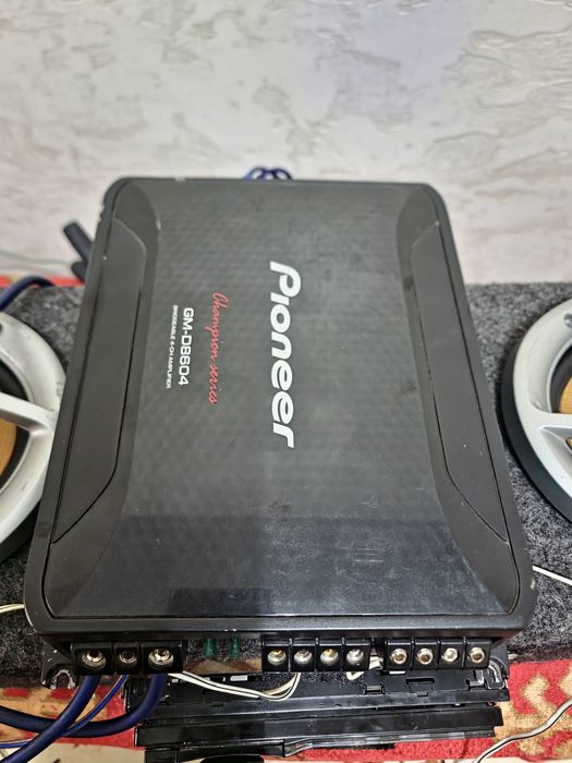 Усилитель Pioneer GM-D8604
