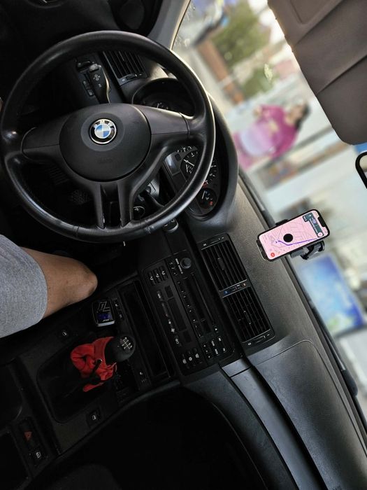 BMW E46 318i mașina merge bine se dă cu fiscal nu are asigurare