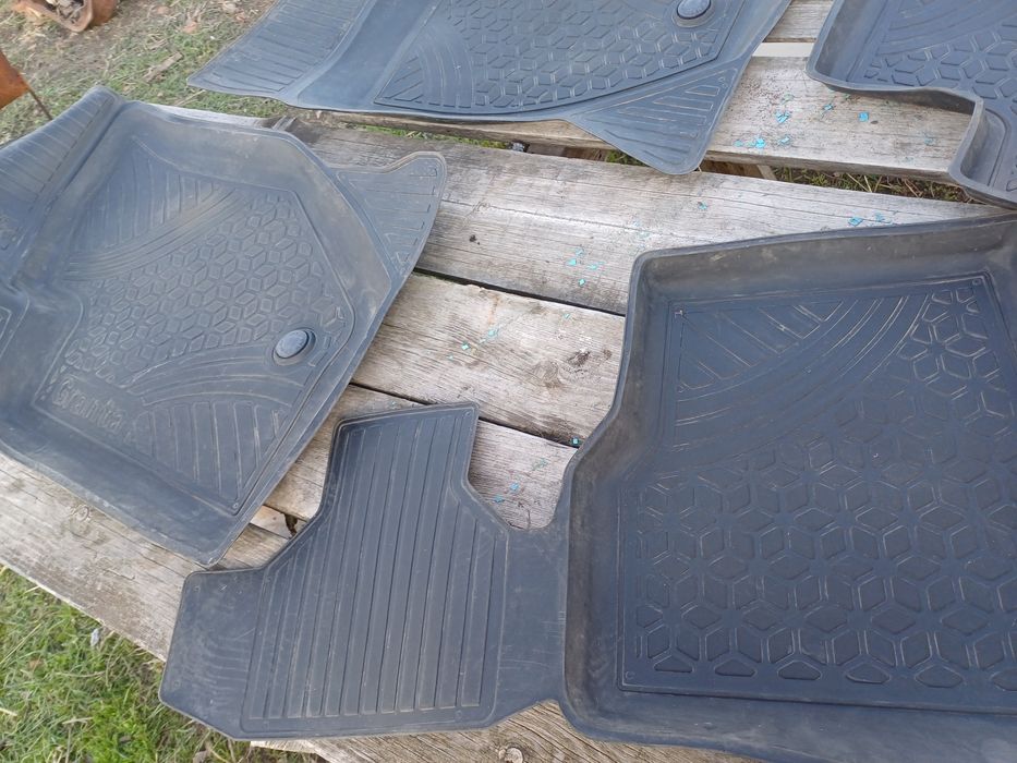 Коврики лада гранта.