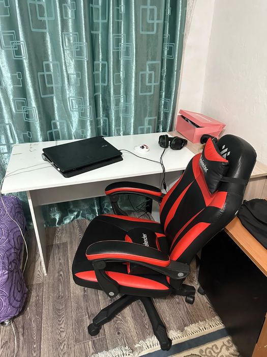Продам стол и стул игровой