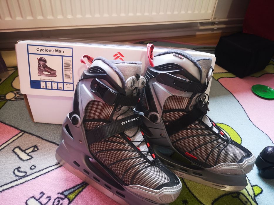 Patine Intersport marimea 41