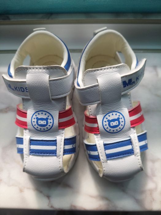 Кожени меки сандалки