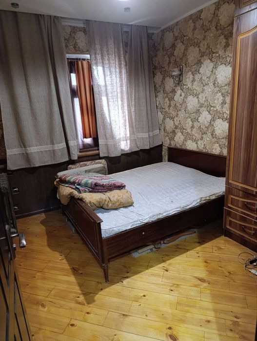 Продам чиланзар 5.  Двух комнатная .  Балкон 2*6