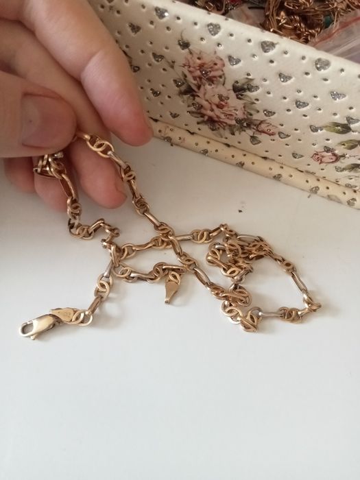 Tilla zanjir sotiladi