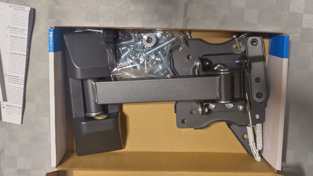 Стойка за стена за LED телевизор